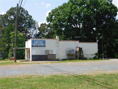 557 Coleridge Rd, Ramseur, NC 27316 - photo 3