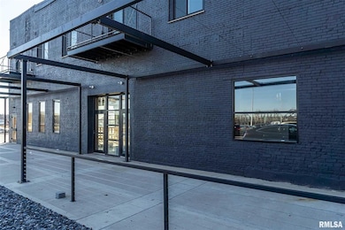 210 E River Dr unit 201, Davenport, IA 52801 - photo 3