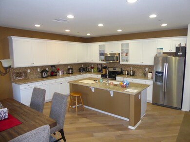 3363 Jaguar Ct, Rosamond, CA 93560 - photo 3