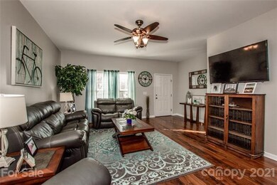 1421 Commonwealth Ave, Statesville, NC 28677 - photo 3