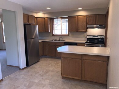 388 NE Fern Ave, Dallas, OR 97338 - photo 7