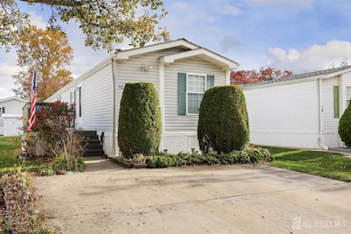 10 Twain Rd, North Brunswick Township, NJ 08902 - photo 2