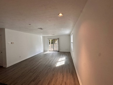 215 Longmeadow Rd unit 601, Taunton, MA 02780 - photo 3