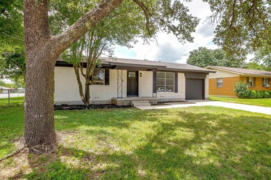 1214 S Ridgeway Dr, Cleburne, TX 76033 - photo 3