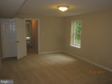 10525 Winged Elm Cir, Manassas, VA 20110 - photo 3