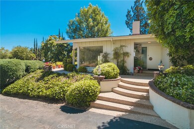 22232 Ybarra Rd, Woodland Hills, CA 91364 - photo 2
