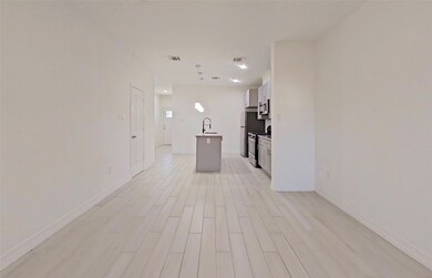7209 Carver Rd unit B, Houston, TX 77088 - photo 5