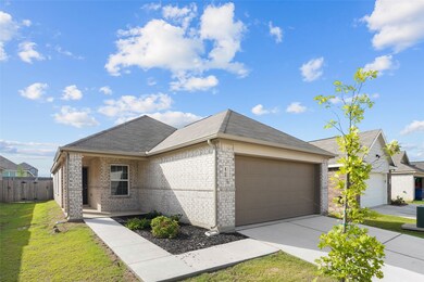 1708 Luke St, Ennis, TX 75119 - photo 2