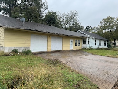 218 N Walnut St, Commerce, OK 74339 - photo 2