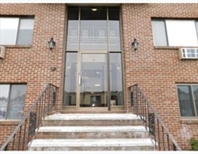 3 Hallmark Gardens unit 12, Burlington, MA 01803 - photo 3