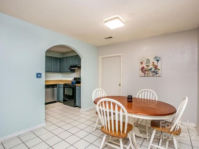 207 Scottlynn Dr, Asheville, NC 28806 - photo 7