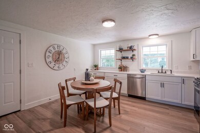 678 N Pendleton Ave, Pendleton, IN 46064 - photo 6