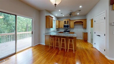 5111 Lakecrest Dr, Shawnee, KS 66218 - photo 5