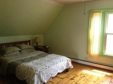 30 Franklin St, Shelburne Falls, MA 01370 - photo 5