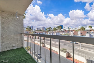 Balcony featuring a Strip View