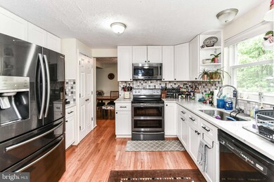 1721 Whitewood Ln, Herndon, VA 20170 - photo 7