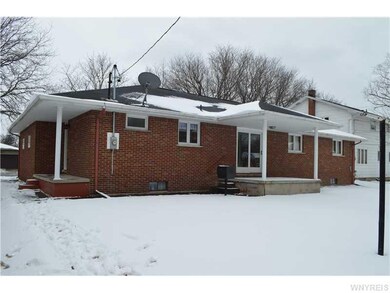 372 Rosebrock St, North Tonawanda, NY 14120 - photo 3