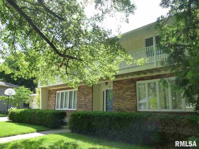 32 Oakbrook Dr, Bettendorf, IA 52722 - photo 2