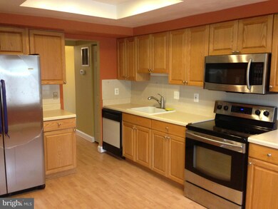 18455 Stone Hollow Dr, Germantown, MD 20874 - photo 6