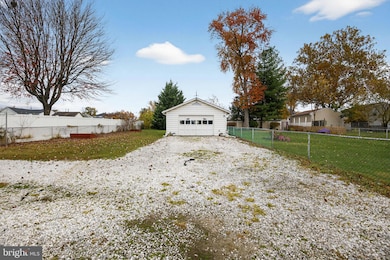 21 N Hawthorne Rd, Middle River, MD 21220 - photo 3