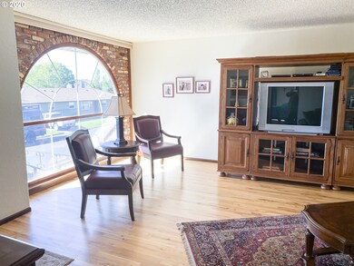 1207 NW Horn Ave, Pendleton, OR 97801 - photo 5