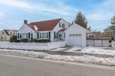 667 E Squantum St, Quincy, MA 02171 - photo 3