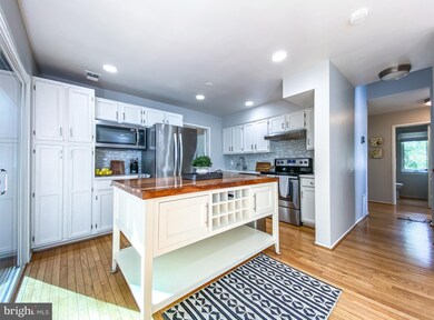 1507 Scandia Cir, Reston, VA 20190 - photo 3