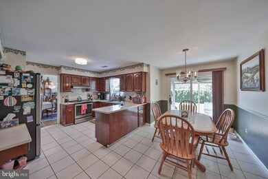 4541 Cairo Dr, Whitehall, PA 18052 - photo 6