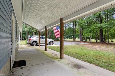 12464 Grand Square Ln, Carrollton, VA 23314 - photo 5