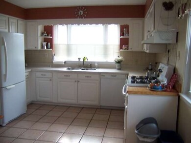 2136 Suffolk Ave, Westchester, IL 60154 - photo 3