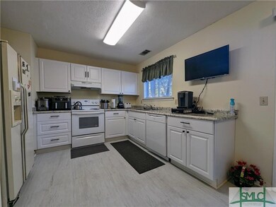 Kitchen - refrigerator stays
