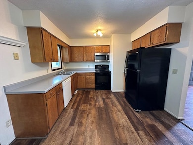 1413 W Washington St, Winterset, IA 50273 - photo 4