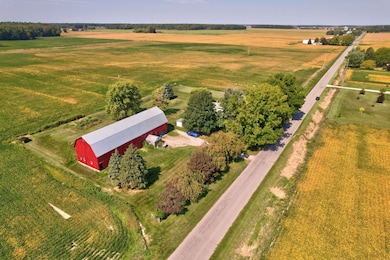 5400 Maple Rd, Frankenmuth, MI 48734 - photo 2