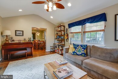 8420 Crown Place, Alexandria, VA 22308 - photo 7