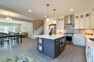 996 Maplewood Ave unit A, Portsmouth, NH 03801 - photo 2