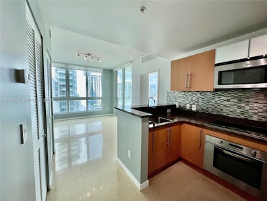 Met One unit T3011, Miami, FL 33131 - photo 2