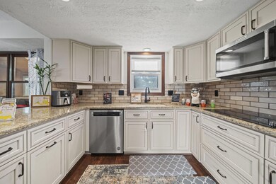 13-web-or-mls-A7402606