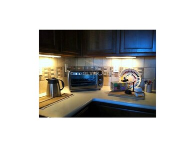Kitchen. Tasteful back splash at kitchen with the