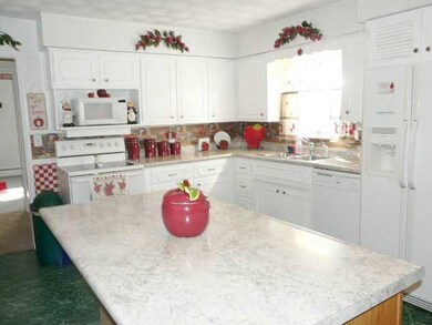 4103 Lee St, Anderson, IN 46011 - photo 2