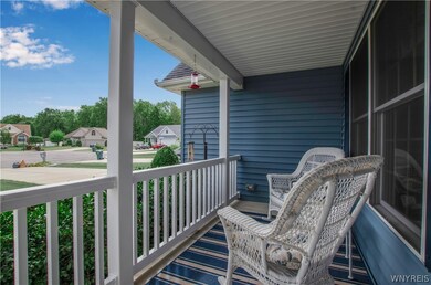 7152 Blue Heron Ct, Niagara Falls, NY 14304 - photo 2