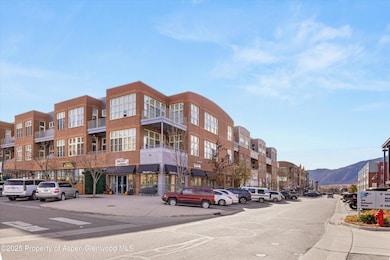 02-231RobinsonSt_#226_2511_1221