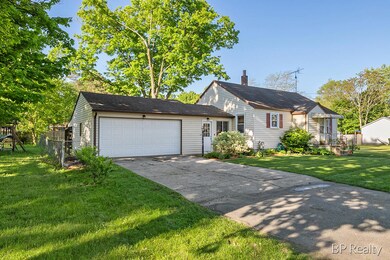 531 W Cherry St, Wayland, MI 49348 - photo 3