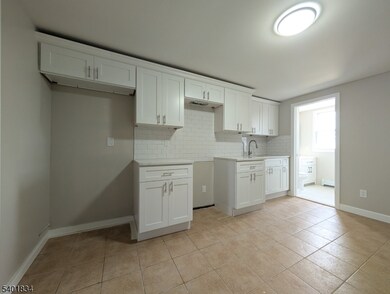 22 Somme St unit 3, Newark, NJ 07105 - photo 6