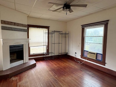 214 S Washington St, Geff, IL 62842 - photo 2