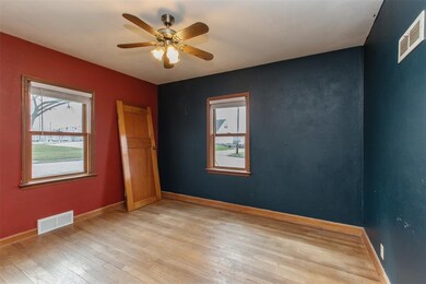 104 Fisher St, Hiawatha, IA 52233 - photo 6