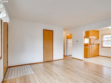 Living Room-Fireplace