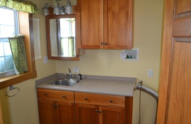16 Laundry Room