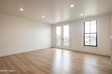 007_2250eholladay-305.05_605