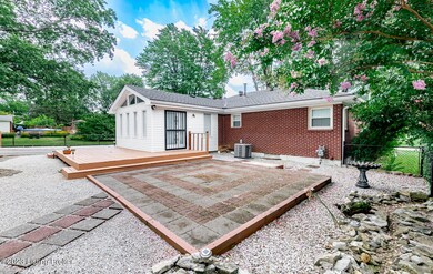 9111 Waltlee Rd, Louisville, KY 40291 - photo 6