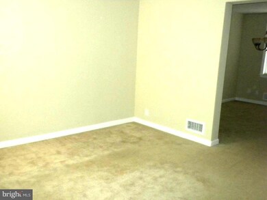 8670 Black Oak Rd, Parkville, MD 21234 - photo 3